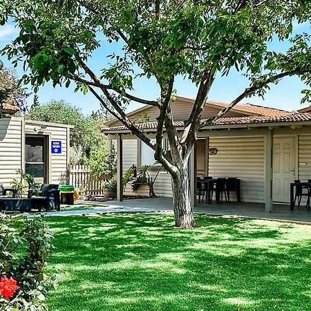 Hotel Etzel Tami Hospitality Neot Golan Exterior foto