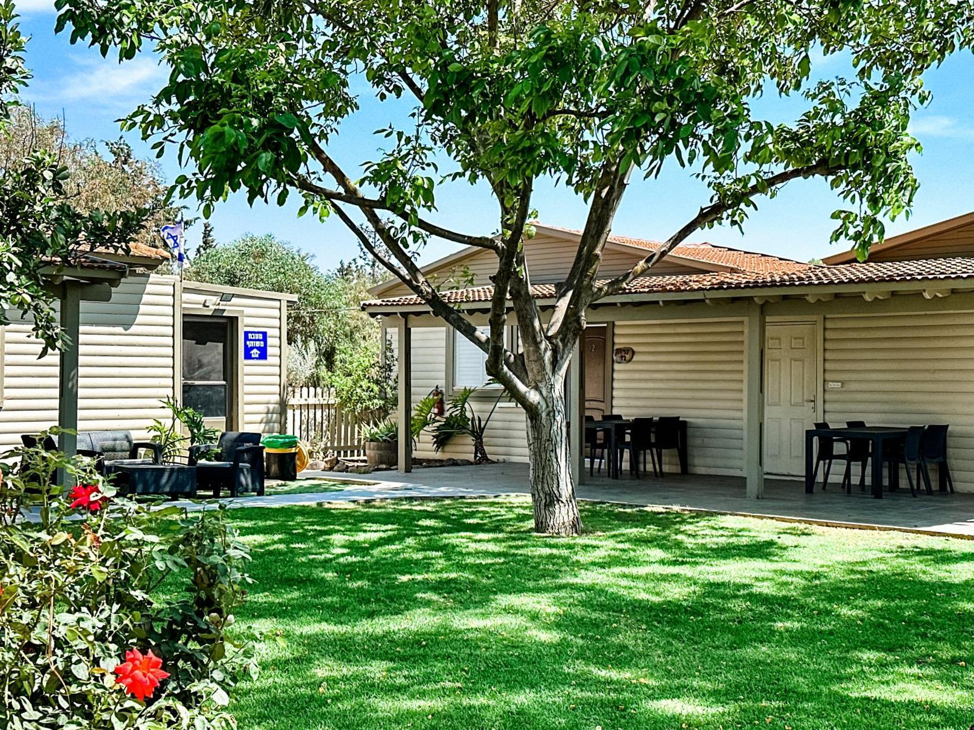 Hotel Etzel Tami Hospitality Neot Golan Exterior foto