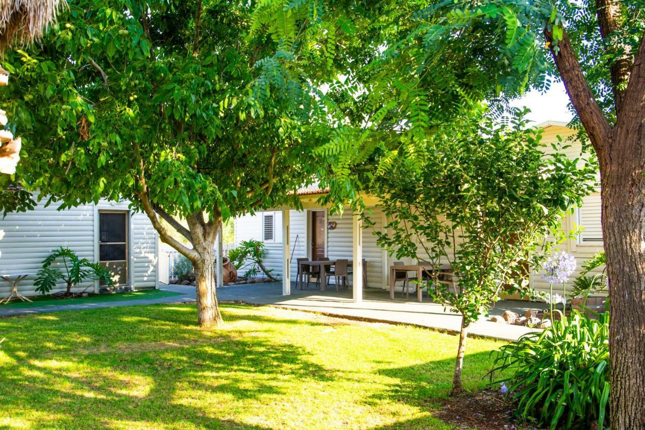 Hotel Etzel Tami Hospitality Neot Golan Exterior foto